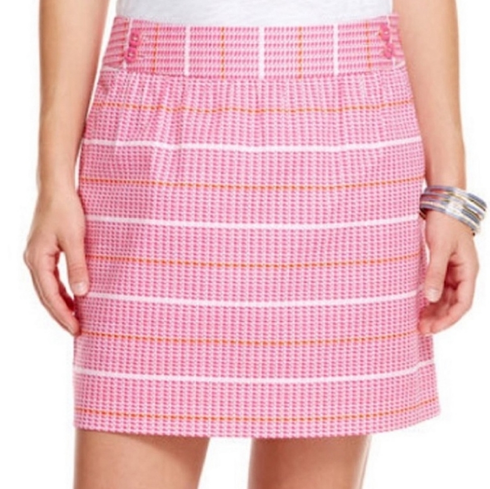 Vineyard Vines skirt. Size 10. Pink. Perfect for an afternoon at the beach!